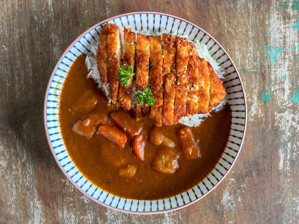 Resep Chicken Katsu dan Sausnya ala Restoran, Renyah dan Gurih!