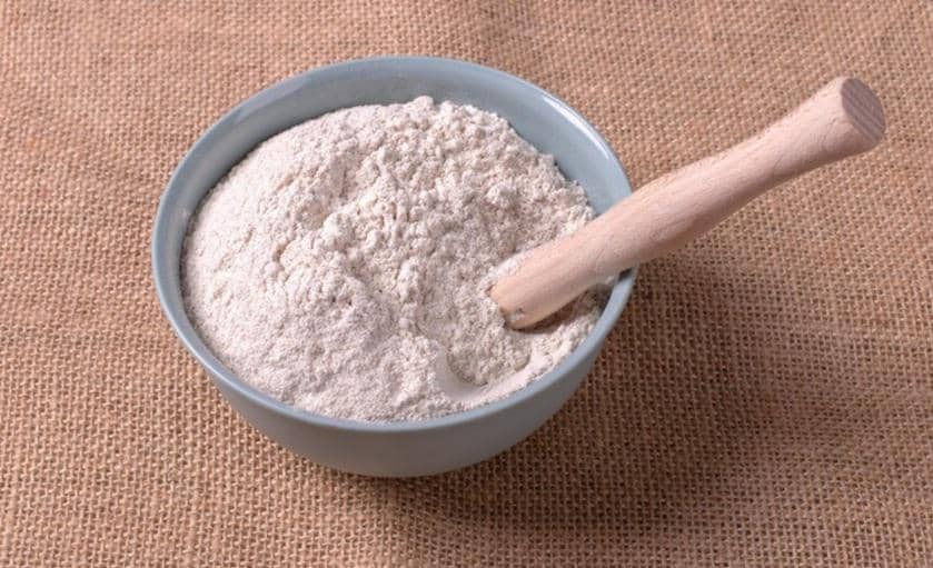 ilustrasi tepung terigu protein sedang (magnific.com/azerbaijan_stockers)