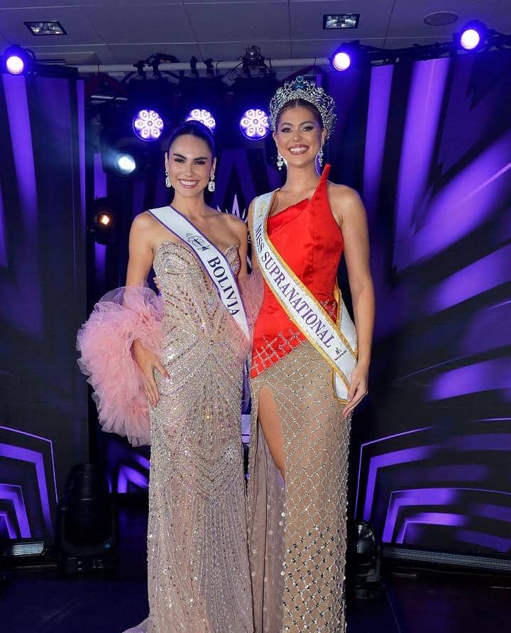 Potret sashing ceremony perwakilan amerika di ajang miss supranational 2026