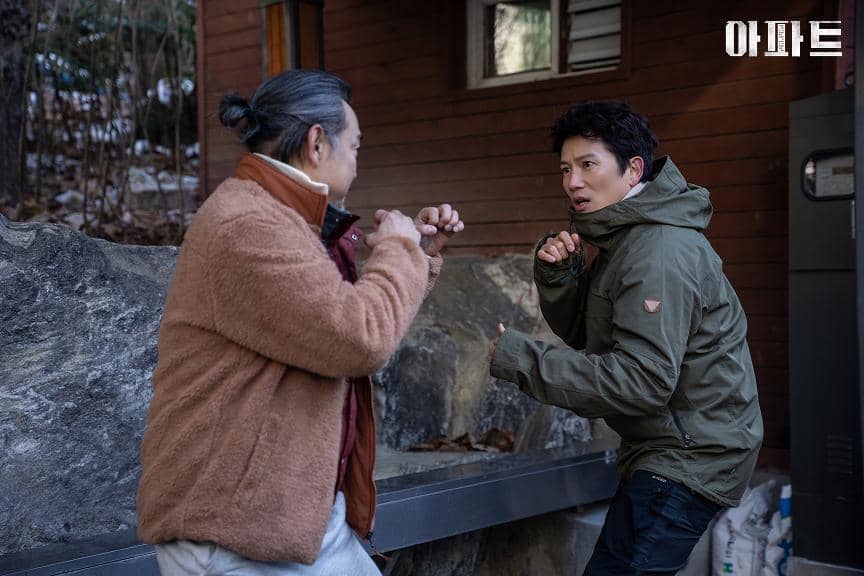Jung Jin Young dan Ji Sung di The Apartment Job