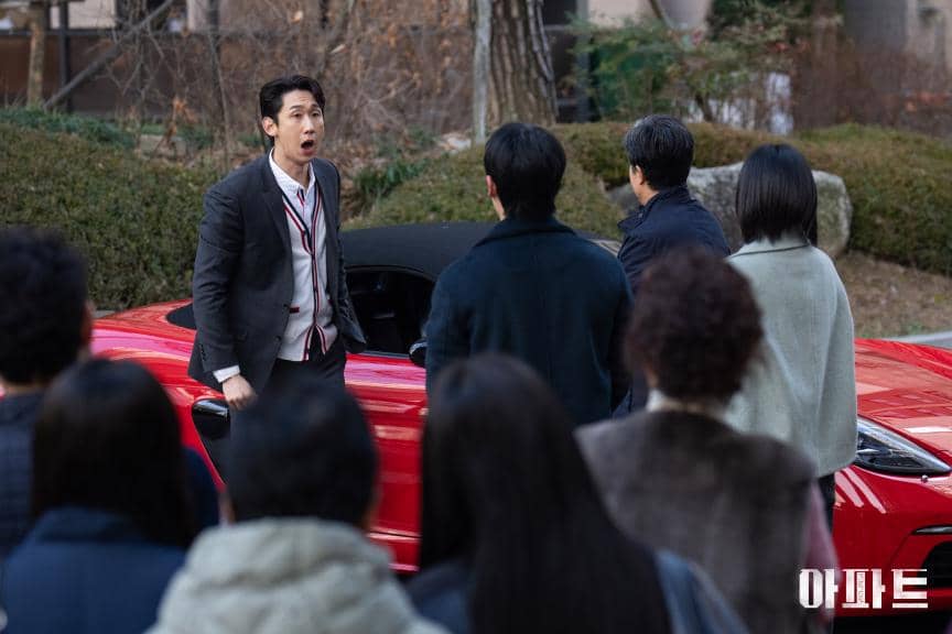 Lee Sang Jin di The Apartment Job