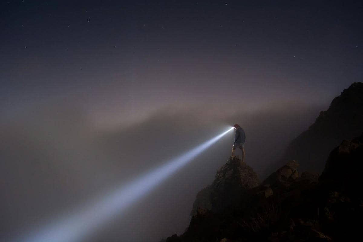 ilustrasi headlamp