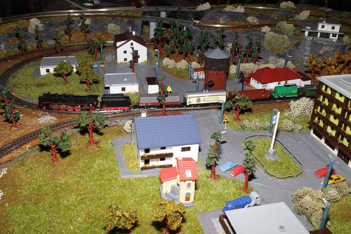 potret salah satu layout model kereta api buatan Marklin dengan skala 1:220