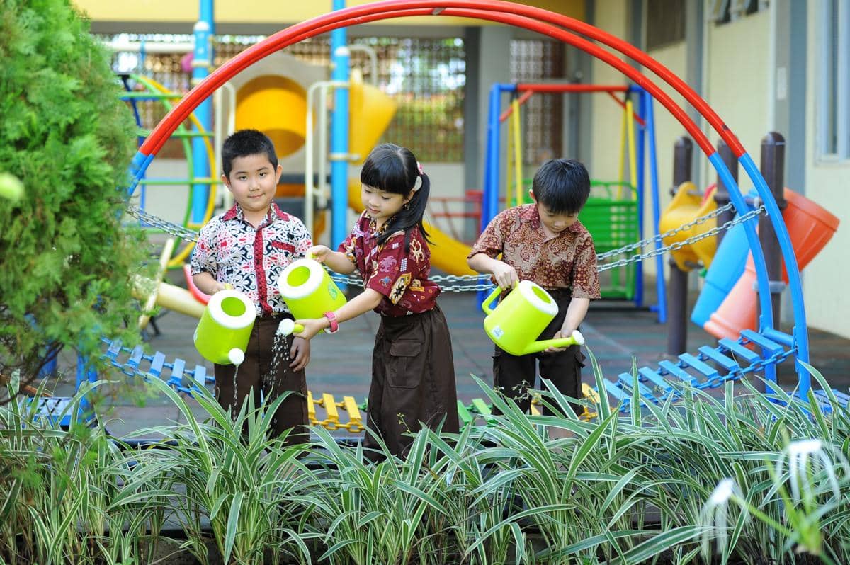 ilustrasi kegiatan di sekolah