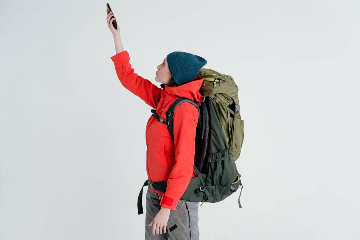 ilustrasi ransel hiking