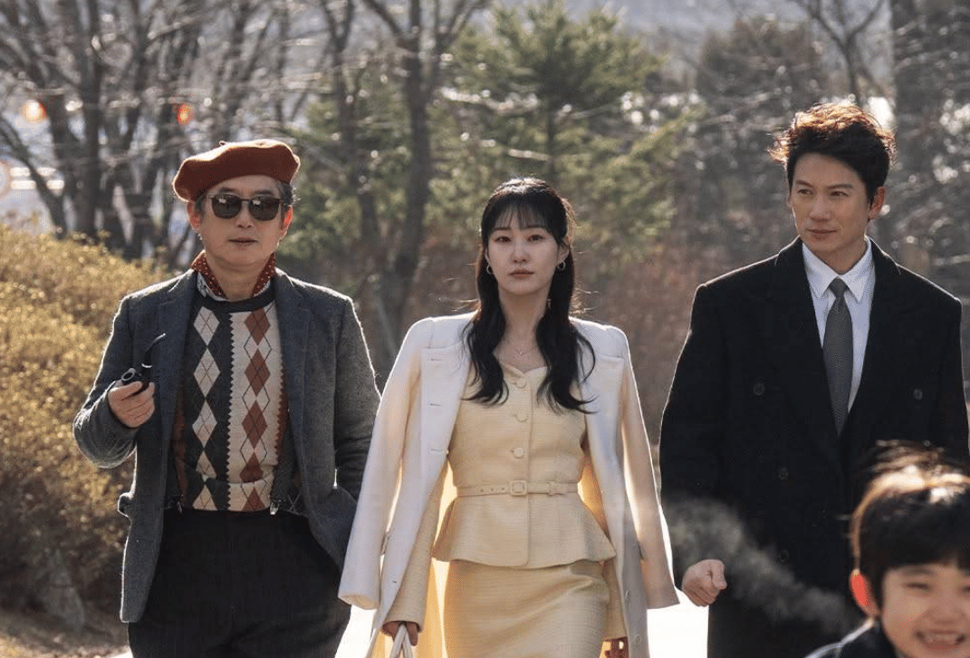 Cuplikan drama Korea The Apartment Job