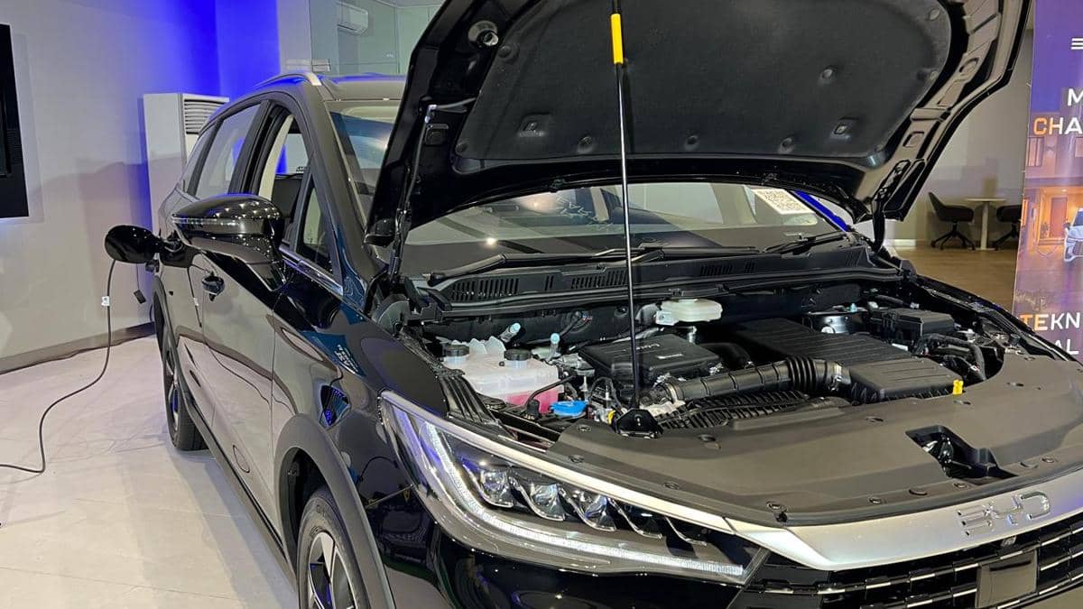Tes Drive BYD M6 DM PHEV di Jawa Barat, 151 Km Cuma Dua Liter BBM?