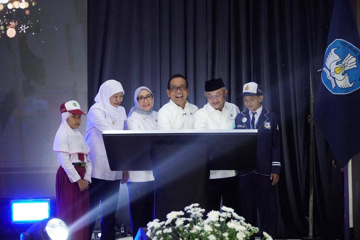 Menteri PPPA Arifah Fauzi dalam agenda Gerakan Nasional Ruang Aman dan Nyaman Anak (Gernas RANA) bersama Menko PMK Pratikno serta Mendikdasm