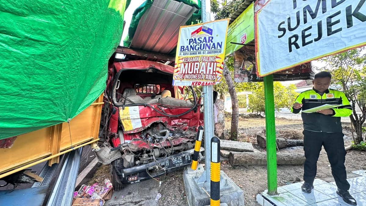 Kecelakaan Beruntun di Bangkalan, Pejalan Kaki Tewas