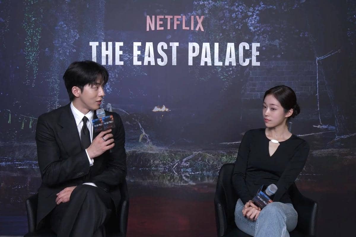Nam Joo Hyuk dan Roh Yoon Seo Bongkar Scene Underwater The East Palace