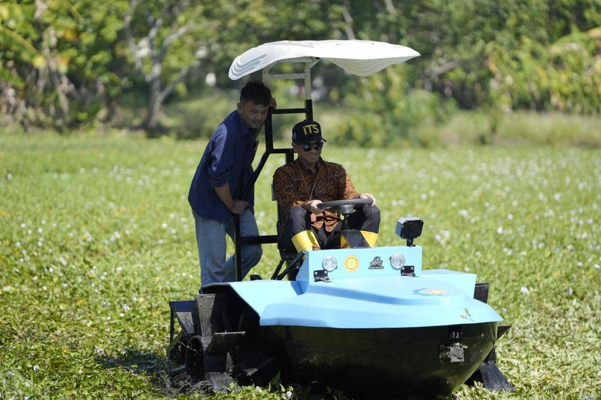 ITS Ciptakan Traktor Perahu untuk Pertanian Lahan Gambut
