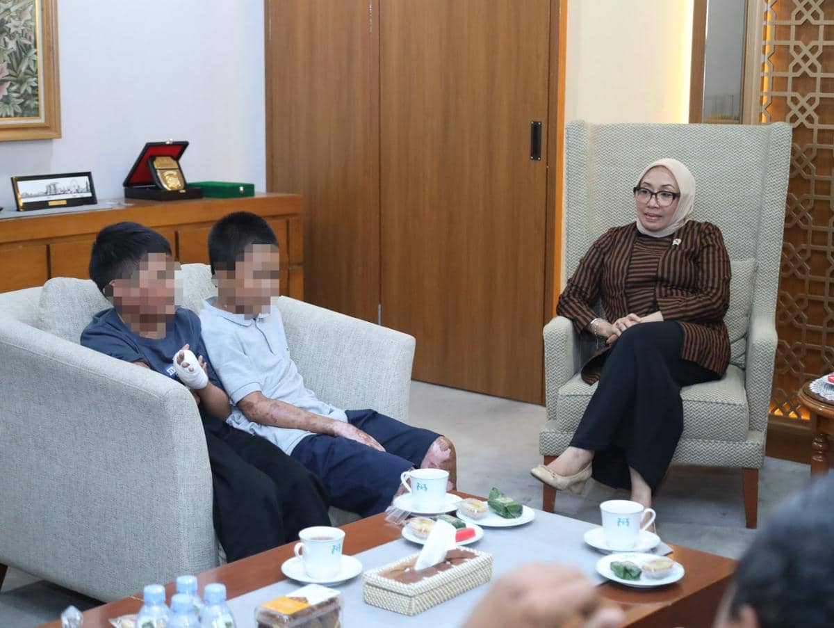 Menteri PPPA Temui Korban Pembakaran Ponpes: Cek Hak Anak Terpenuhi