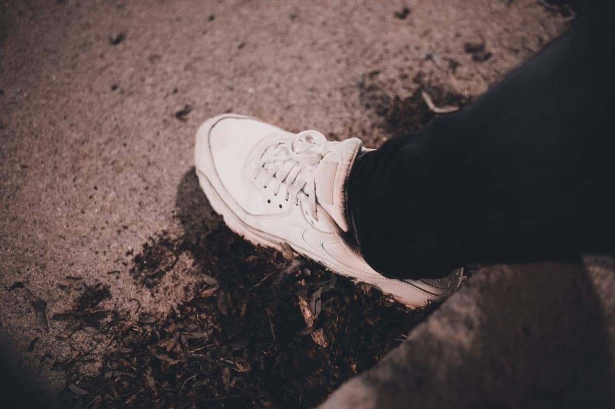 Ilustrasi sepatu berbahan mesh (pexels.com/Erik Mclean)