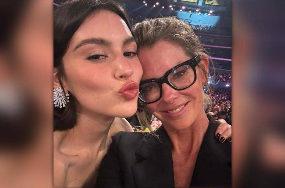 Gracie Abrams dan ibunya