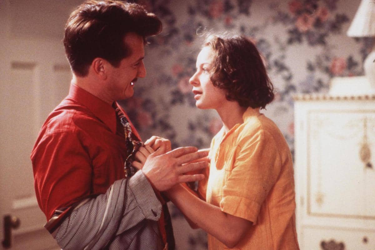 Samantha Morton (kanan) dalam film Sweet and Lowdown