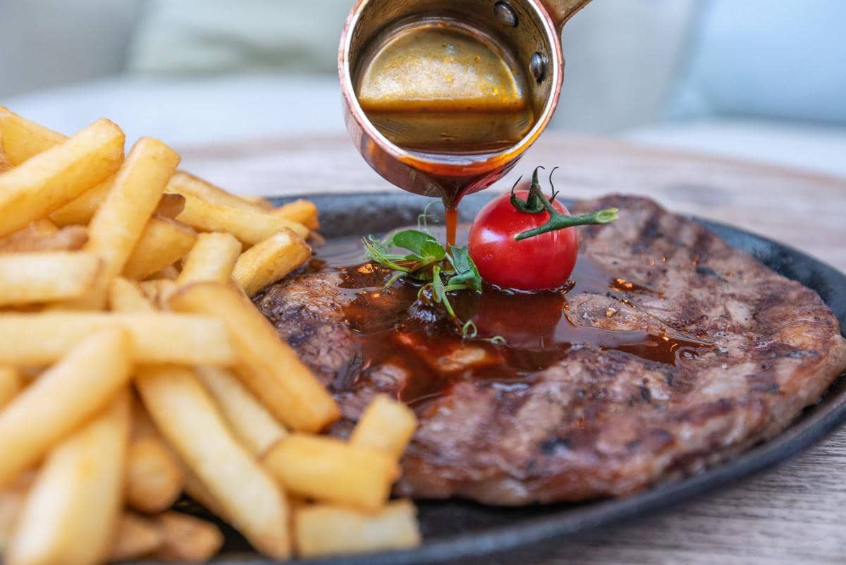 5 Saus Steak Klasik Eropa yang Bikin Masakan Kamu Serasa di Resto!