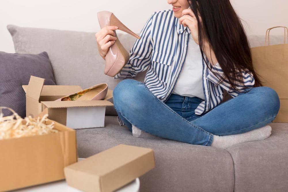 ilustrasi unboxing sepatu