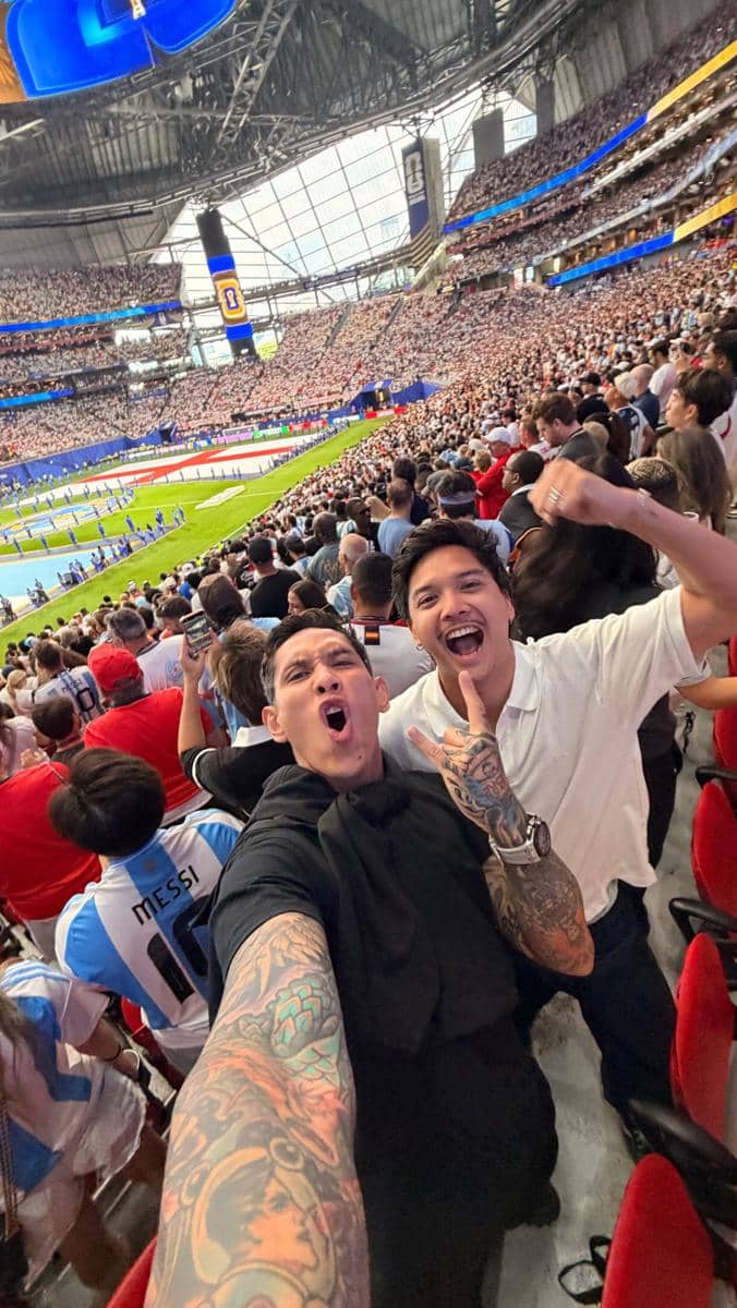 Ganindra Bimo dan Baskara Mahendra nonton semifinal Piala Dunia 2026 (instagram.com/ganindrabimo)