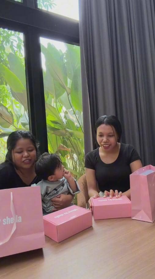 Erika Carlina Rayakan Ultah Pengasuh Anaknya (instagram.com/raxneil_)
