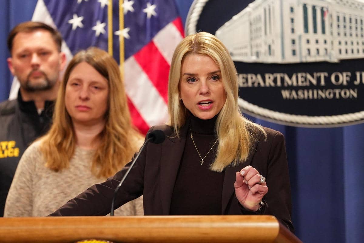 mantan Jaksa Agung AS Pam Bondi
