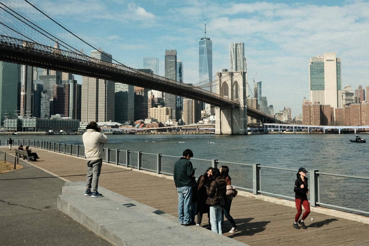 ilustrasi Brooklyn Bridge Park 