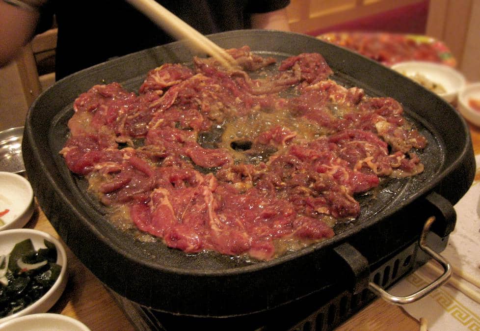 ilustrasi rice bowl sapi bulgogi telur