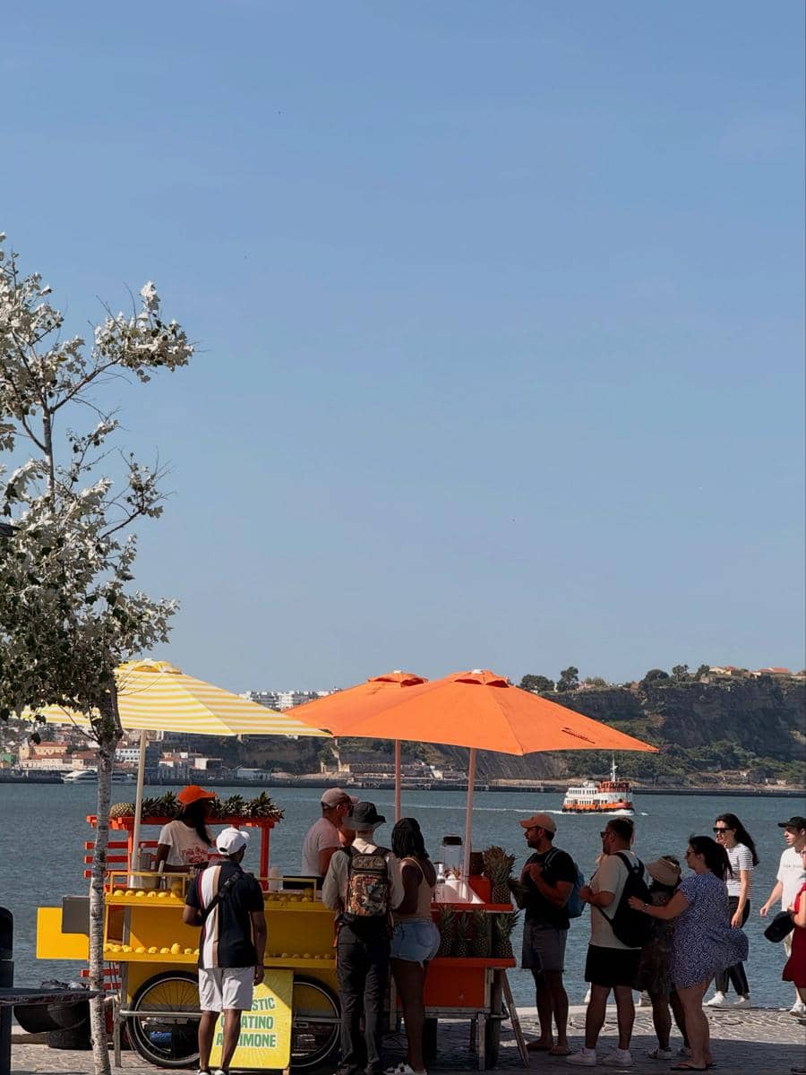 Novia Bachmid jalan-jalan di Kota Lisbon