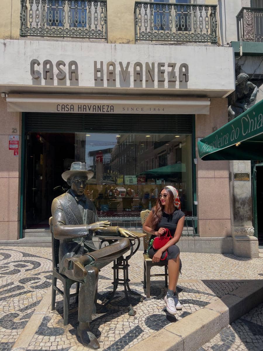 Novia Bachmid jalan-jalan di Kota Lisbon