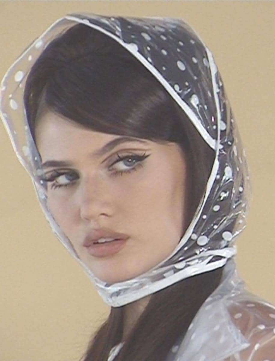 Inspirasi makeup ala Sienna Spiro