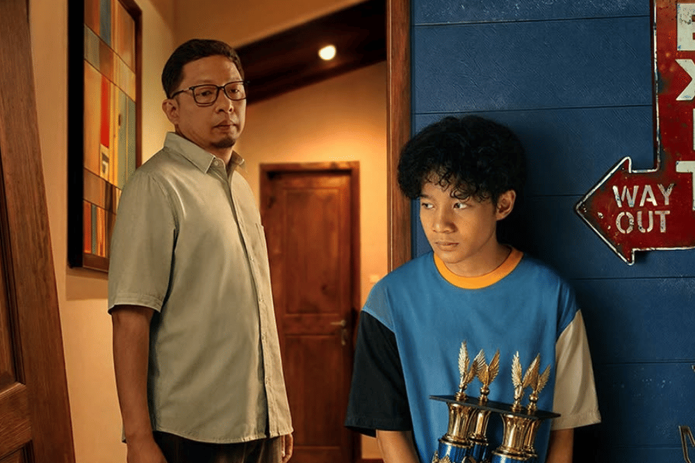 Review Film Aku Sebelum Aku: Drama Keluarga Kompleks Penuh Reflektif