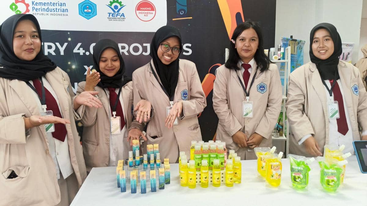 Menteri Perindustrian Luluskan 2.361 Siswa SMK-SMAK dan SMTI Indonesia