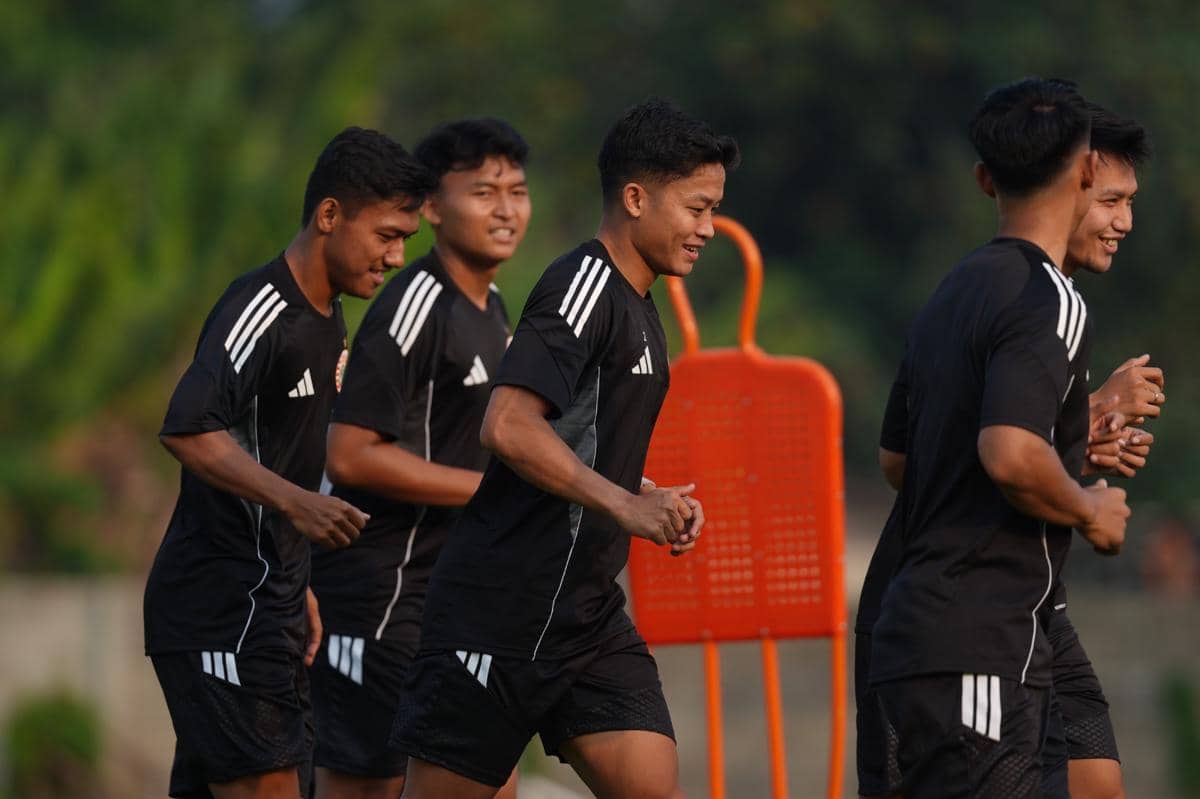 Sesi latihan perdana Persija bersama Shin Tae Yong.
