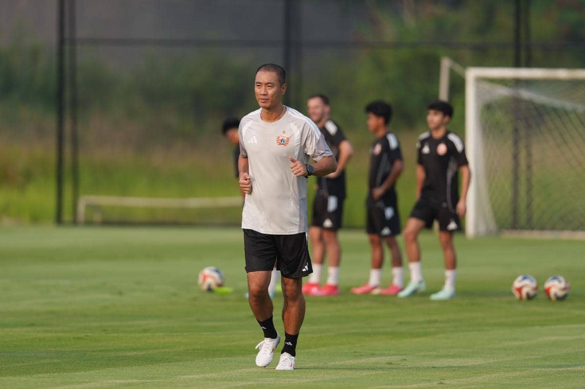 Sesi latihan perdana Persija bersama Shin Tae Yong.