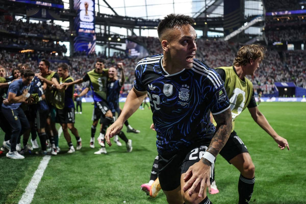 Lautaro Martinez Bawa Argentina Comeback 2-1 vs Inggris
