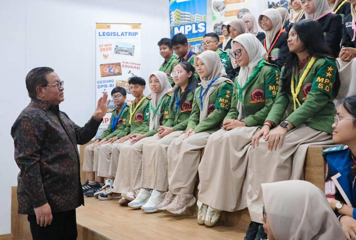 Gubernur DKI Jakarta Pramono Anung meresmikan Gedung SMA Labschool Ciracas di Jalan H. Baping, Ciracas, Jakarta Timur, Kamis (16/7).