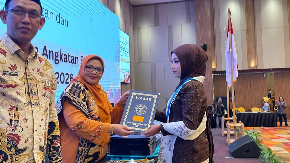 Ratusan Analis Kimia Baru Lahir dari SMAKPA Padang