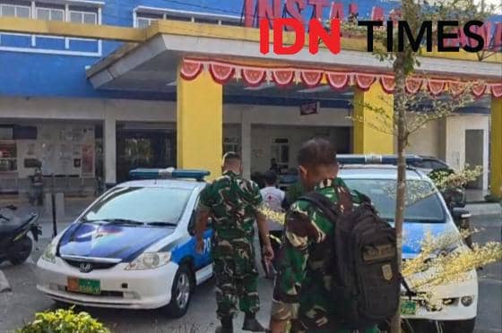IGD RSUD Caruban Dijaga Personel TNI Usai Ledakan Gudang Munisi Madiun