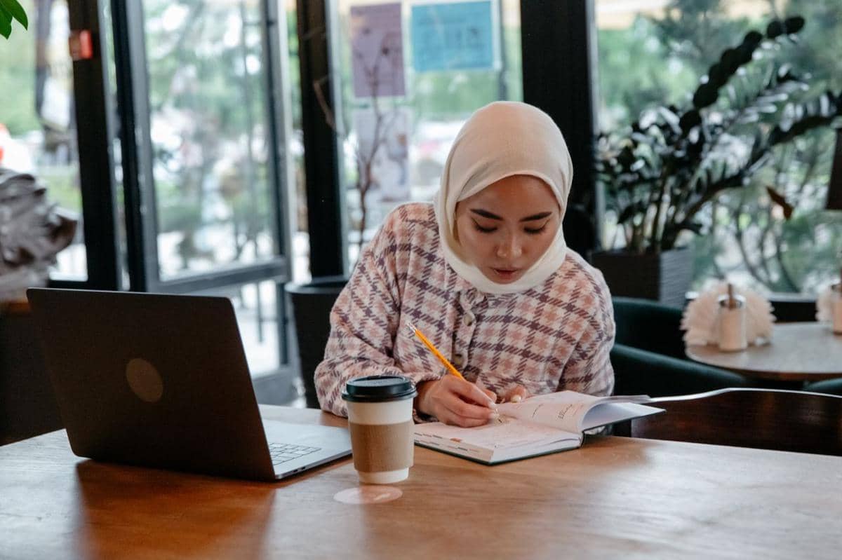bekerja
