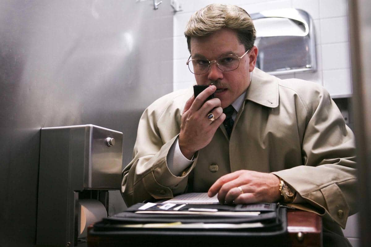 Matt Damon dalam film The Informant