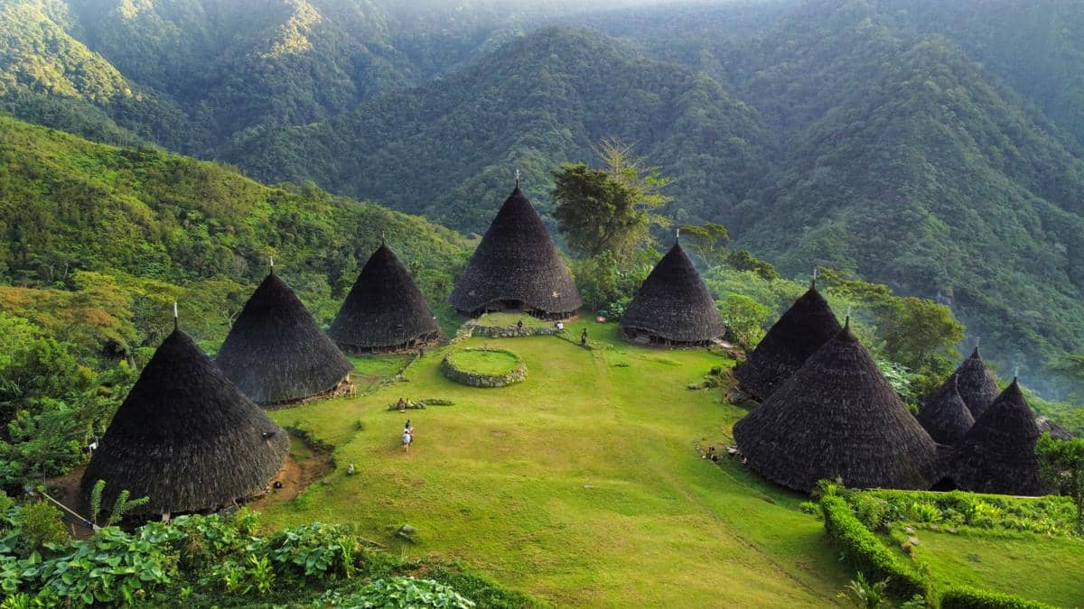 5 Keunikan Wae Rebo, Desa Adat di Atas Awan yang Memesona