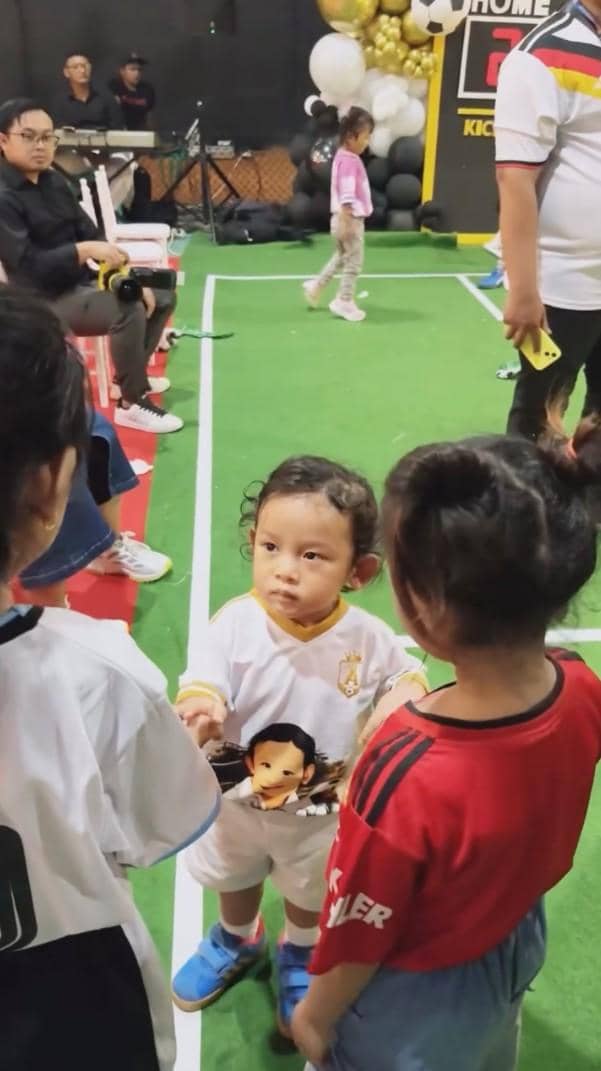 potret acara ulang tahun ke-2 Agham anak Via Vallen (instagram.com/viavallen)