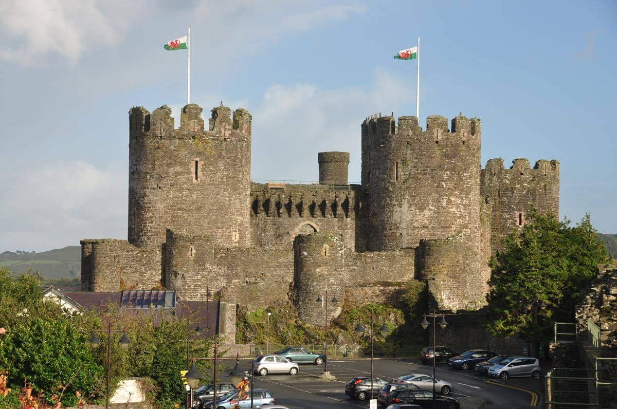 Kastil Conwy, salah satu kastil bersejarah yang ada di Wales