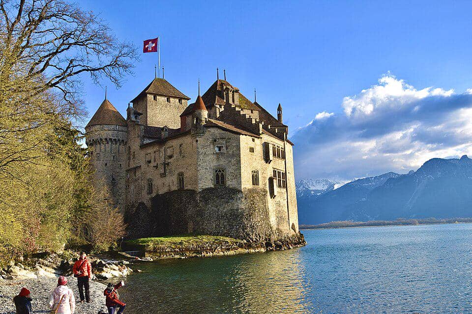5 Fakta Kastil Chillon, Benteng Tepi Danau dengan Panorama Menawan