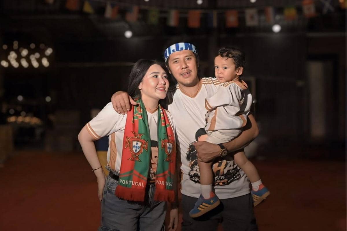 7 Potret Ultah ke-2 Agham Anak Via Vallen, Bertema Piala Dunia