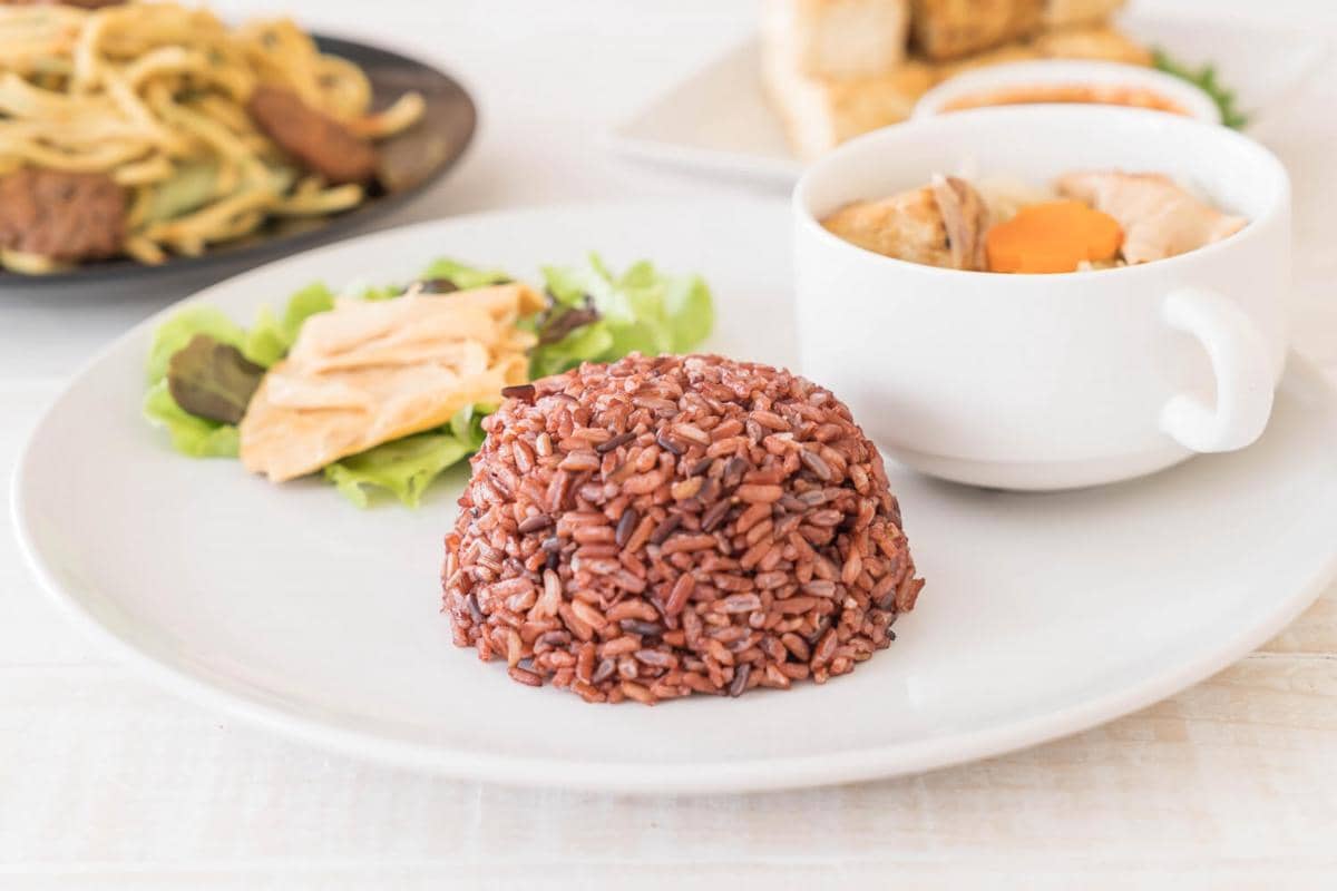 ilustrasi nasi atau beras merah, healthy food