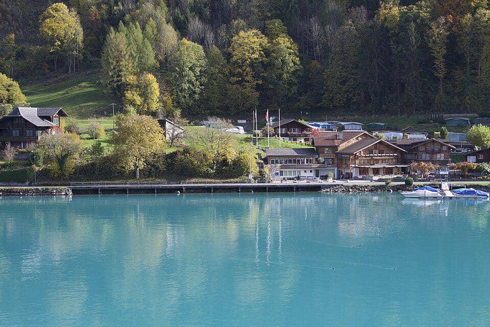 Desa Iseltwald di Swiss