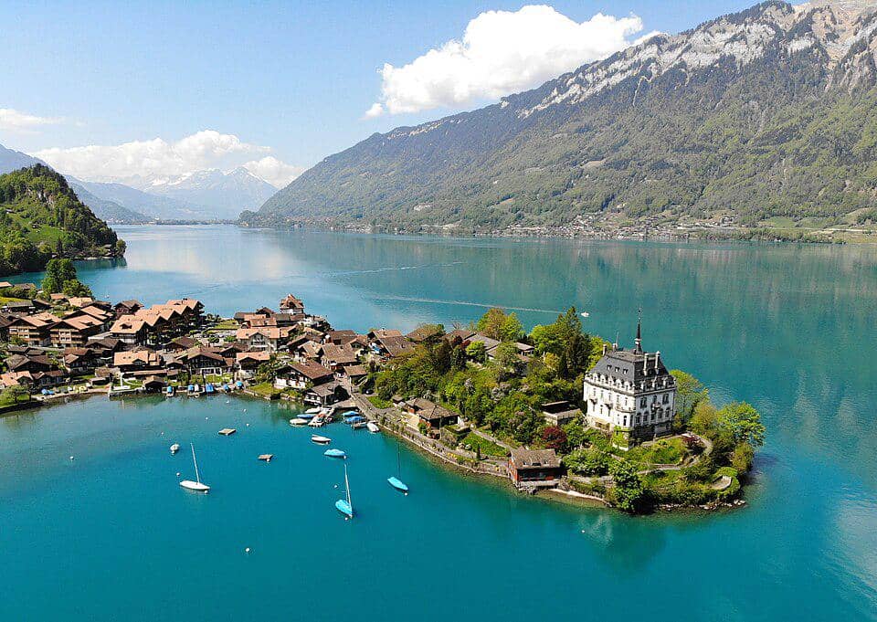 5 Fakta Menarik Iseltwald, Desa Tepi Danau yang Memikat di Swiss
