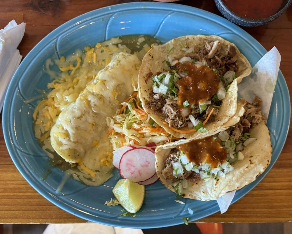 ilustrasi taco dan enchilada