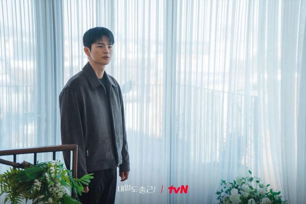 Cuplikan drama Korea See You at Work Tomorrow