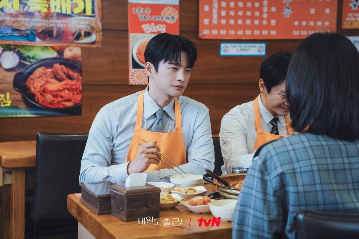 Cuplikan drama Korea See You at Work Tomorrow